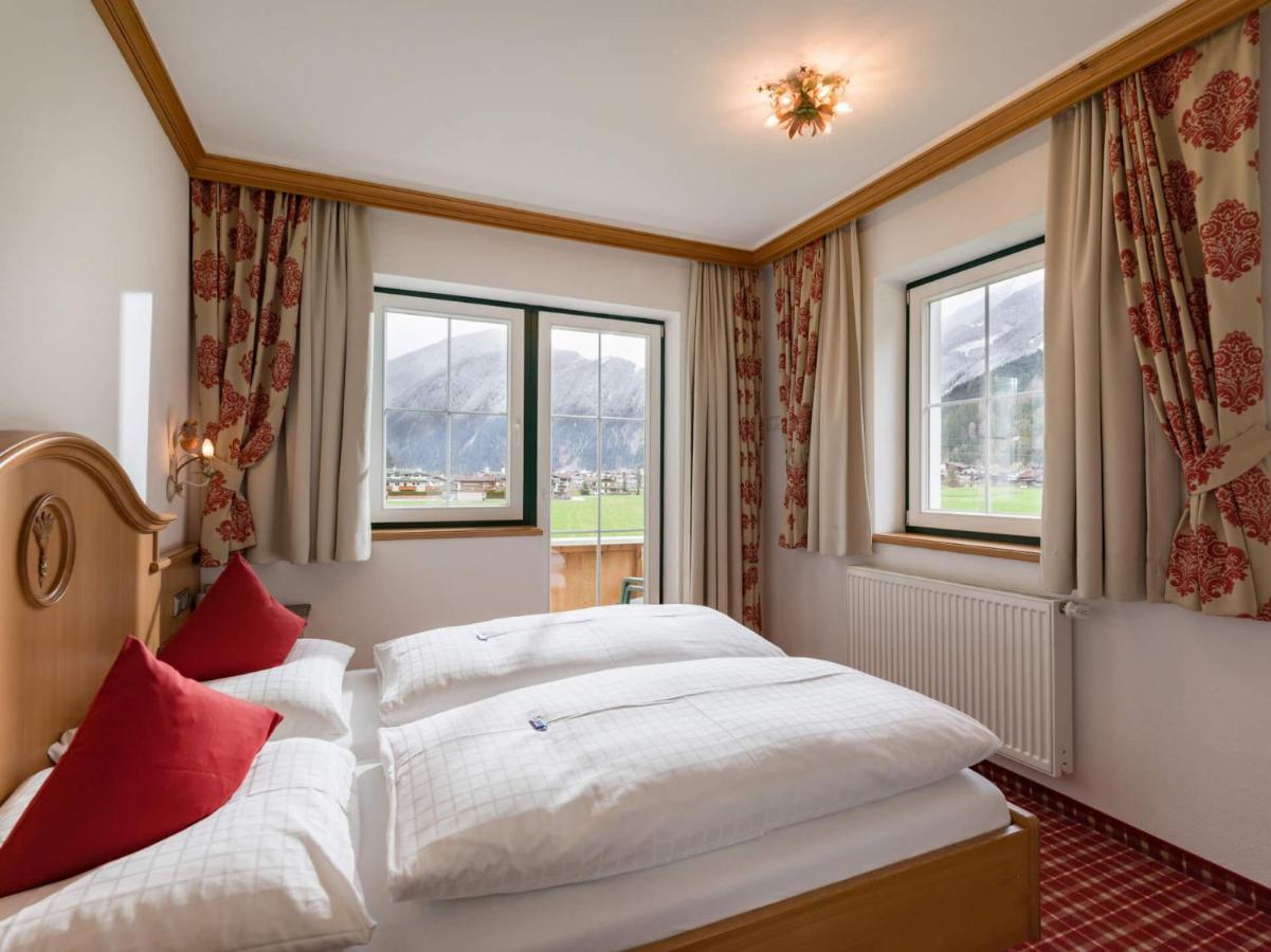 Ferienhof Oblasser Mayrhofen Exterior photo